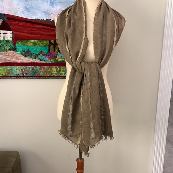 Beautiful Chelsey by Joseph scarf wrap in olive hues - Picture 1 of 11